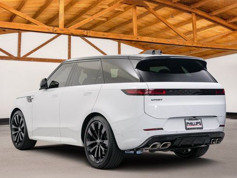 Used 2025 Land Rover Range Rover Sport Dynamic SE image 3