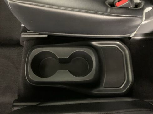 Used 2022 Toyota Highlander XLE image 36