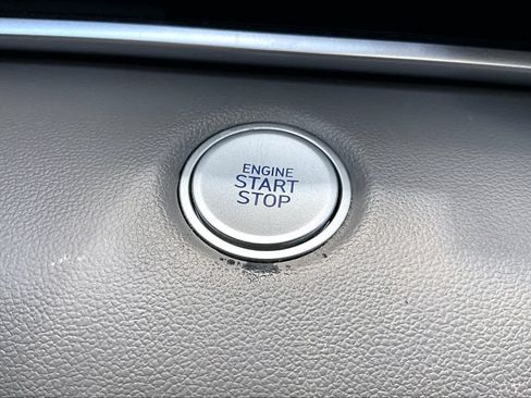 Used 2022 Hyundai Elantra SEL w/ Preferred Accessory Package FWD image 31