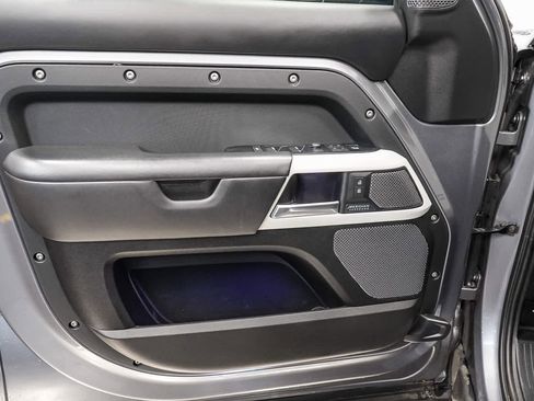 Used 2020 Land Rover Defender 110 HSE image 22