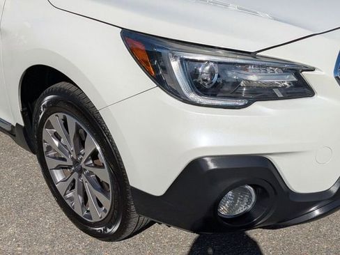 Used 2019 Subaru Outback 2.5i Touring w/ Popular Package #3A image 2