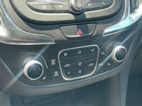 Used 2020 Chevrolet Equinox LT AWD/4WD image 17