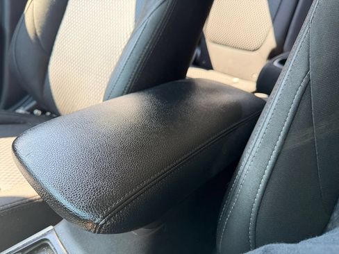 Used 2017 Mitsubishi Outlander SE FWD image 29