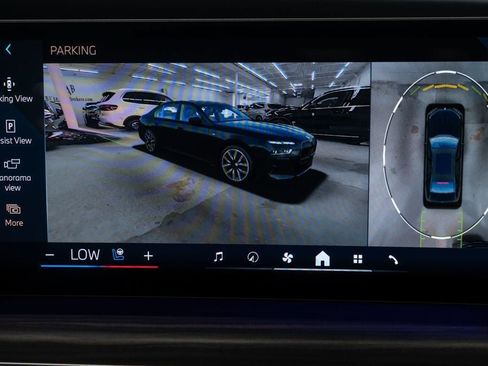 Used 2023 BMW 760i xDrive w/ Executive Package AWD/4WD image 28