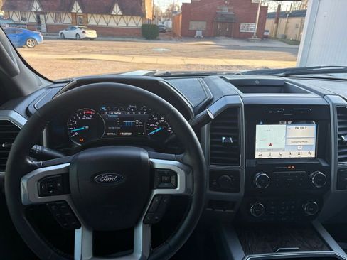 Used 2019 Ford F250 Lariat w/ Lariat Ultimate Package AWD/4WD image 28