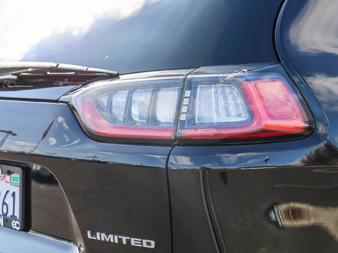 Used 2019 Jeep Cherokee Limited FWD image 23