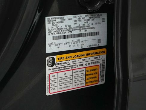 Certified 2025 Ford Expedition Active AWD/4WD image 36