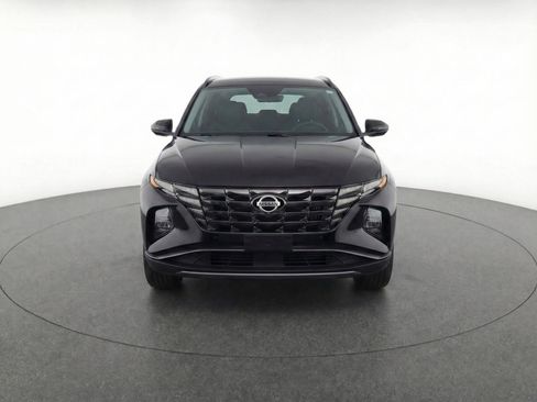 Used 2025 Nissan Kicks SV AWD/4WD image 2