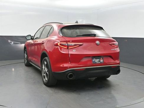 Used 2023 Alfa Romeo Stelvio Sprint image 3