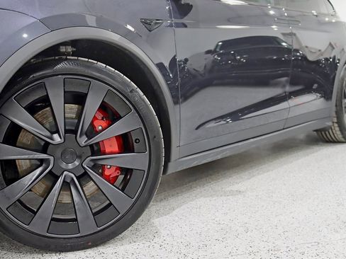 Used 2023 Tesla Model X Plaid image 4