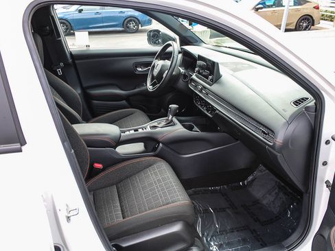 Certified 2025 Honda HR-V Sport image 18