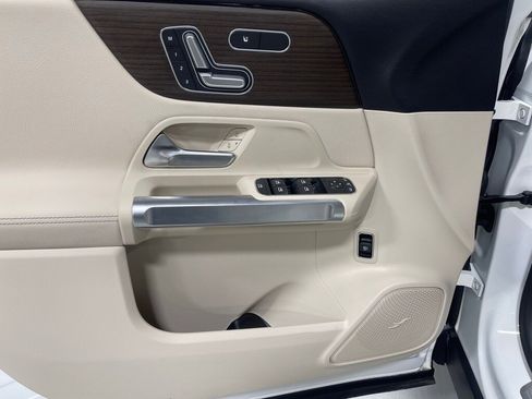 Used 2026 Mercedes-Benz GLB 250 4MATIC image 18