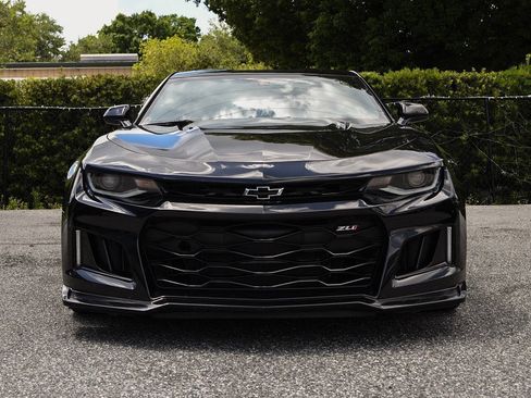 Used 2019 Chevrolet Camaro ZL1 RWD image 4