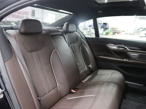 Used 2017 BMW 750i xDrive AWD/4WD image 21