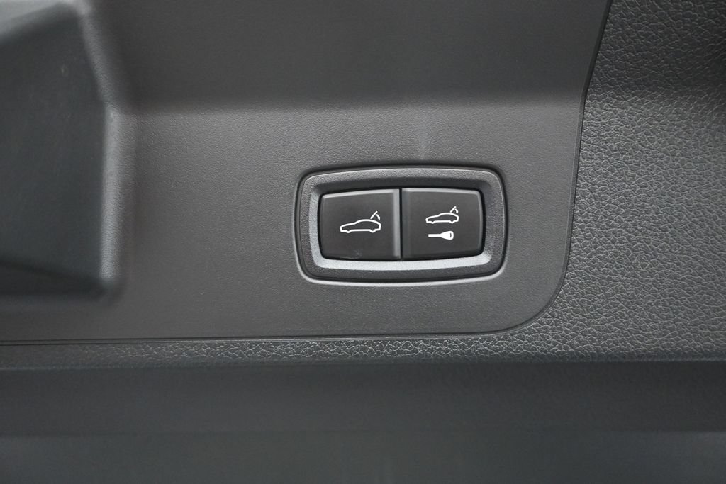 Used 2023 Porsche Panamera 4S w/ Premium Package AWD/4WD image 35