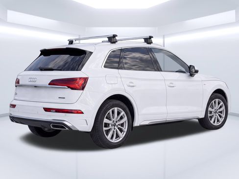 Used 2023 Audi Q5 2.0T Premium w/ Convenience Package AWD/4WD image 4