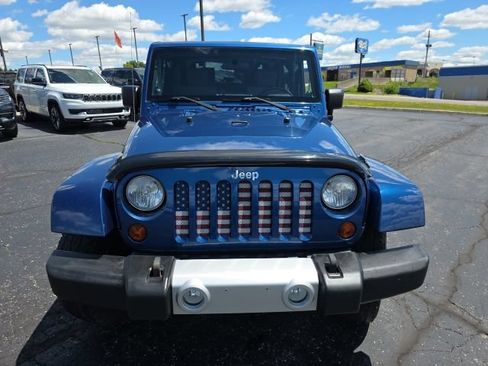 Used 2010 Jeep Wrangler Sahara w/ Dual Top Group AWD/4WD image 10