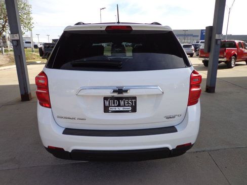 Used 2017 Chevrolet Equinox LT image 5