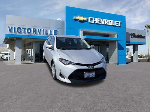 Used 2017 Toyota Corolla LE FWD image 3