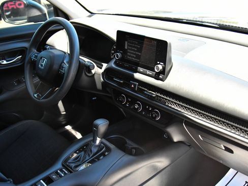 Used 2024 Honda HR-V LX image 40