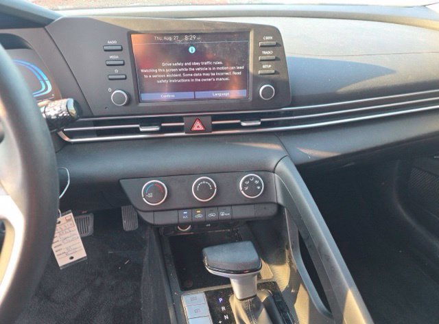 Certified 2026 Hyundai Elantra SE FWD image 12