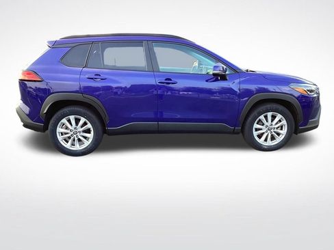 Used 2023 Toyota Corolla Cross LE AWD/4WD image 12