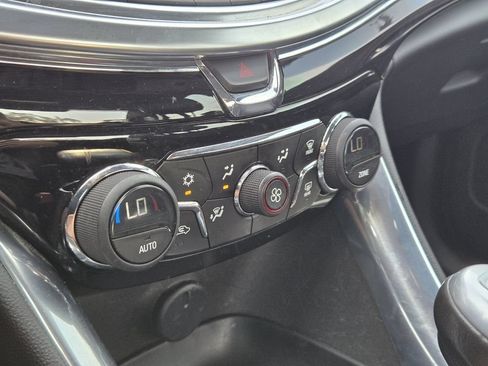 Used 2016 Chevrolet SS RWD image 13
