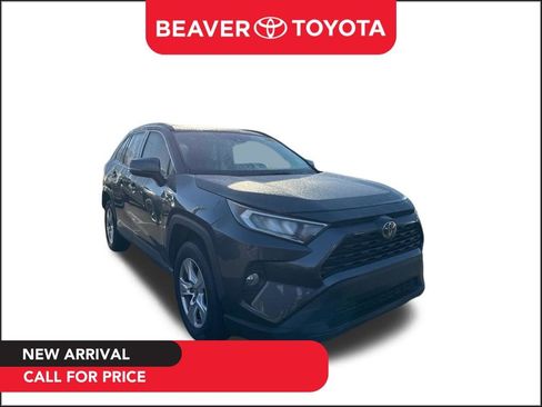 Used 2019 Toyota RAV4 XLE w/ Convenience Package image 1