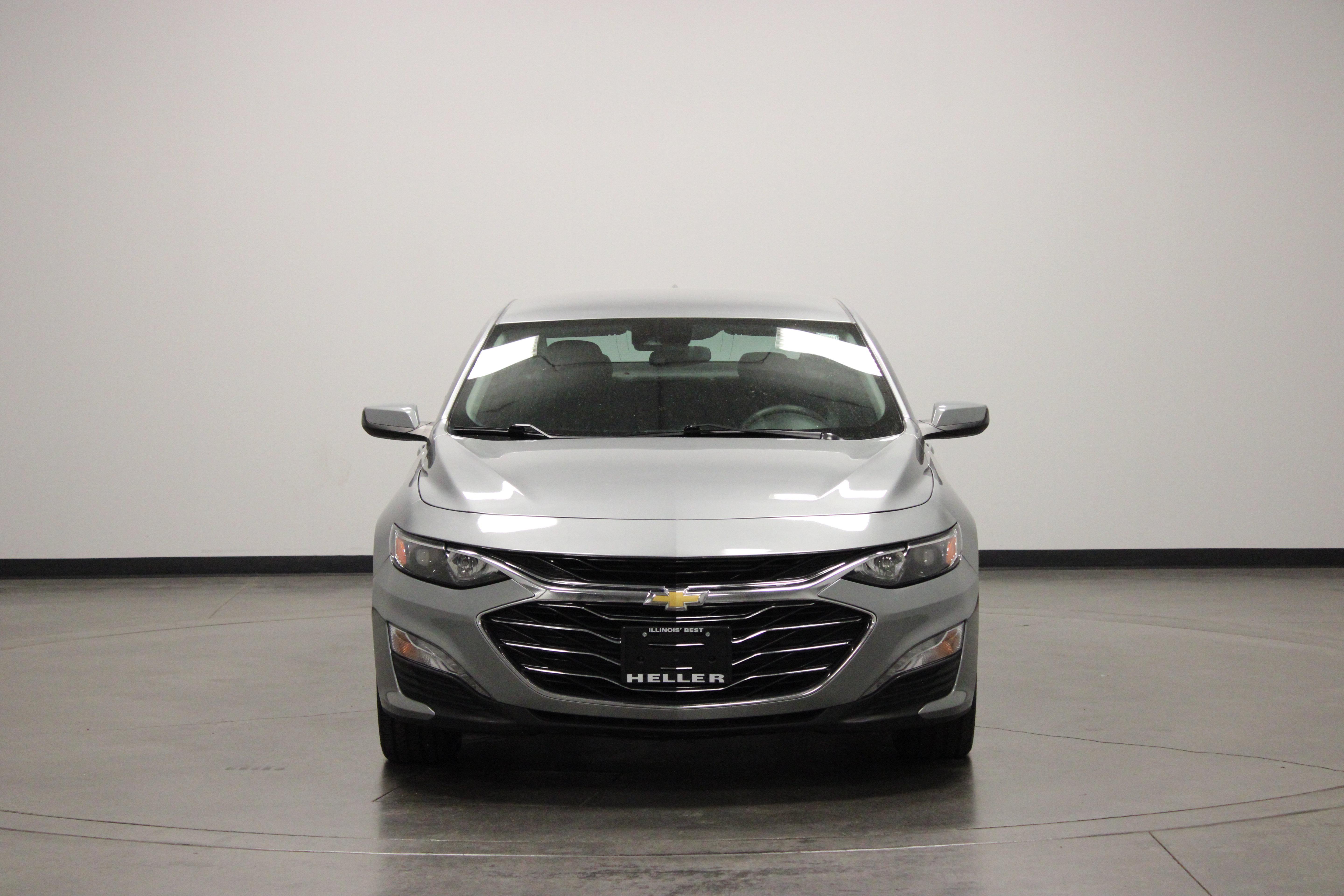 Used 2025 Chevrolet Malibu LT FWD image 3