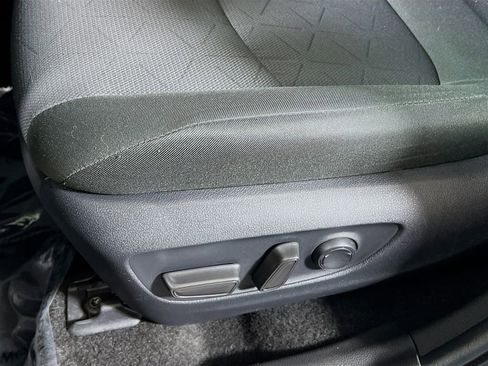 Used 2025 Toyota RAV4 XLE image 18