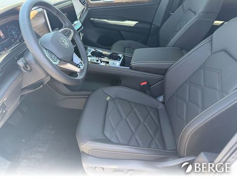 New 2026 Volkswagen Atlas SE FWD image 13