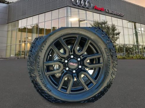 Used 2020 GMC Sierra 1500 Elevation w/ Elevation Value Package AWD/4WD image 5