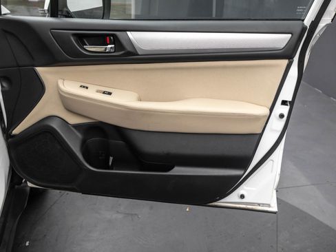 Used 2017 Subaru Outback 2.5i Premium image 42