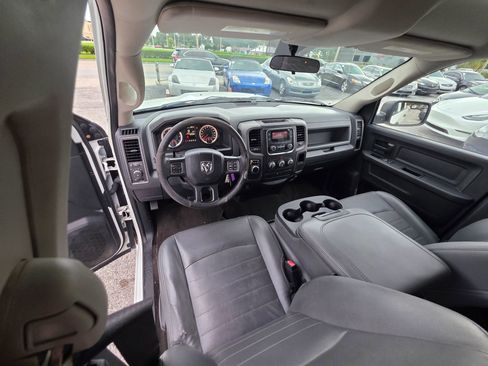 Used 2017 RAM 1500 Express RWD image 14