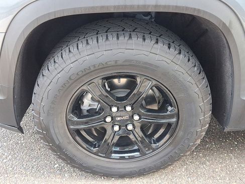 Used 2022 GMC Acadia AT4 w/ Technology Package image 10