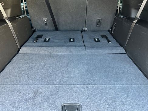 Used 2021 GMC Yukon XL SLT w/ Rear Media and Nav Package image 15