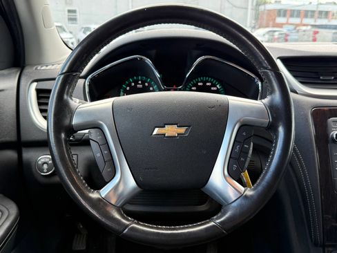 Used 2016 Chevrolet Traverse LT AWD/4WD image 17