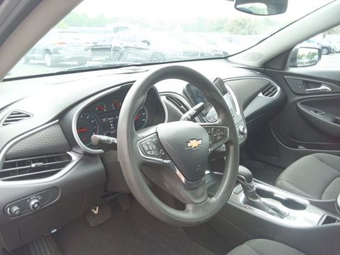 Used 2023 Chevrolet Malibu LT FWD image 21
