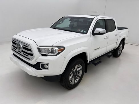 Used 2019 Toyota Tacoma Limited AWD/4WD image 4