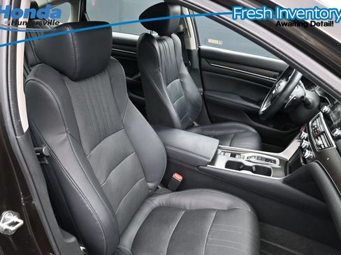 Used 2018 Honda Accord Touring image 12
