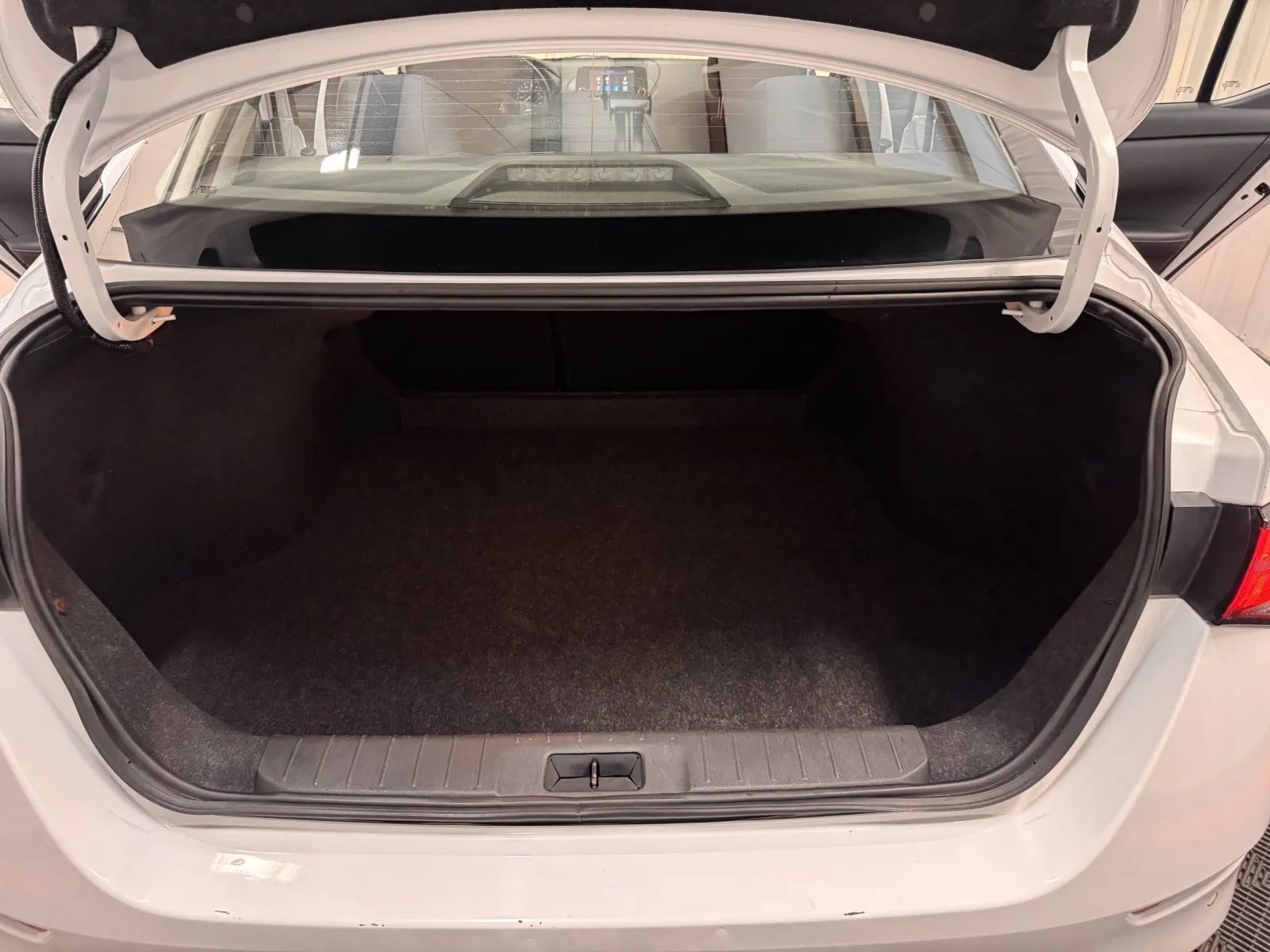 Used 2024 Nissan Sentra S FWD image 37
