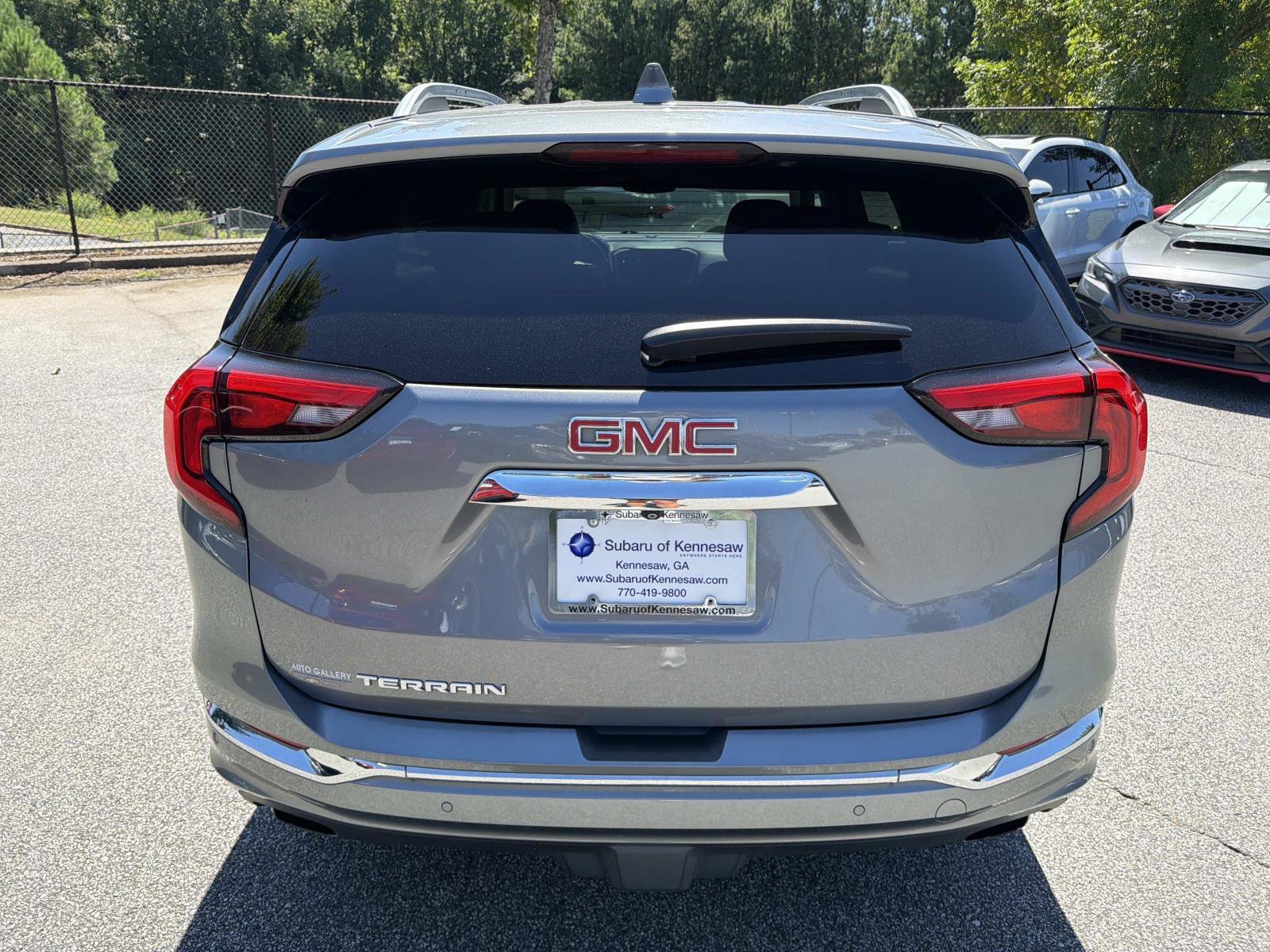 Used 2020 GMC Terrain Denali w/ Denali Premium Package FWD image 9