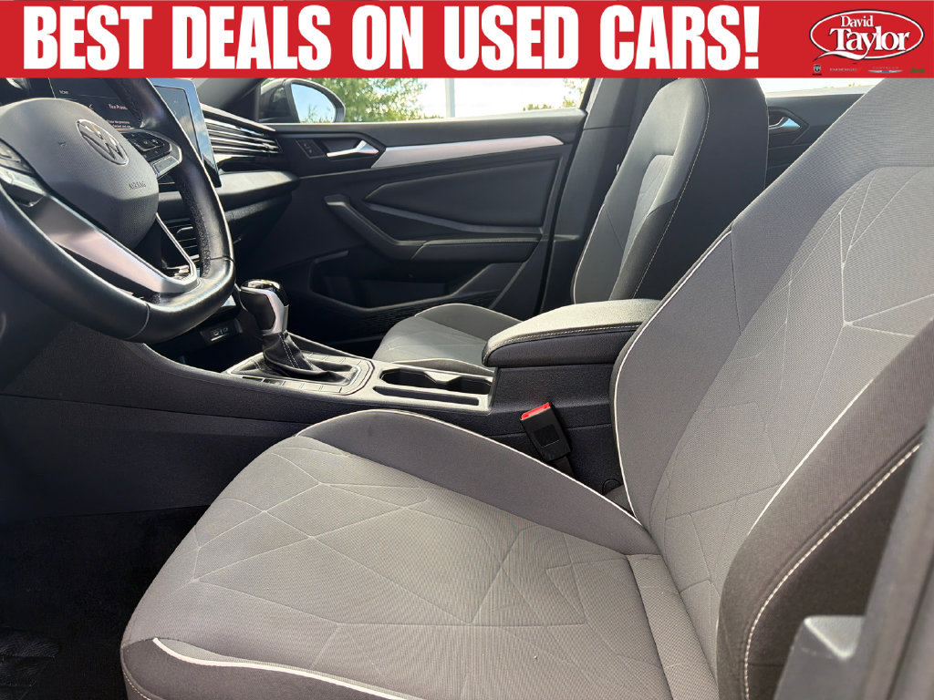 Used 2025 Volkswagen Jetta Sport FWD image 12