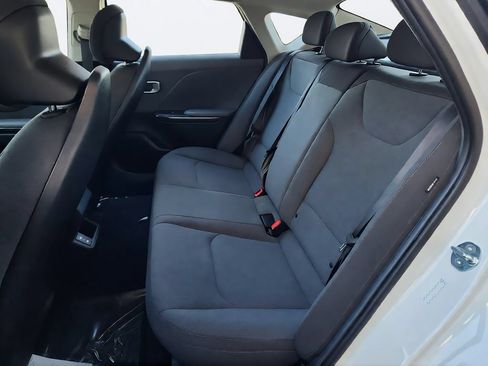 Used 2025 Kia K4 FWD image 29