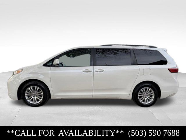 Used 2015 Toyota Sienna XLE w/ XLE Navigation Package FWD image 2