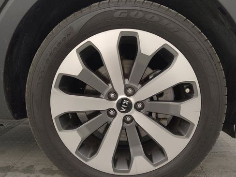 Used 2020 Kia Telluride S w/ S 8 Passenger Seating Package image 31