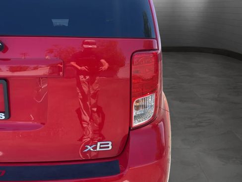 Used 2014 Scion xB FWD image 27
