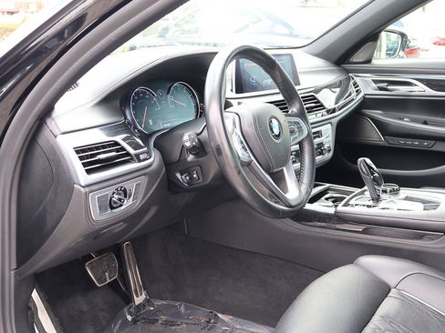 Used 2019 BMW 750i xDrive 750i xDrive image 29