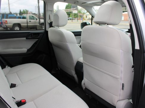 Used 2015 Subaru Forester 2.5i Premium w/ All-Weather Package AWD/4WD image 15