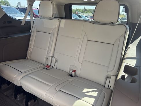 Used 2023 GMC Yukon XL Denali w/ LPO, Floor Liner Package AWD/4WD image 18